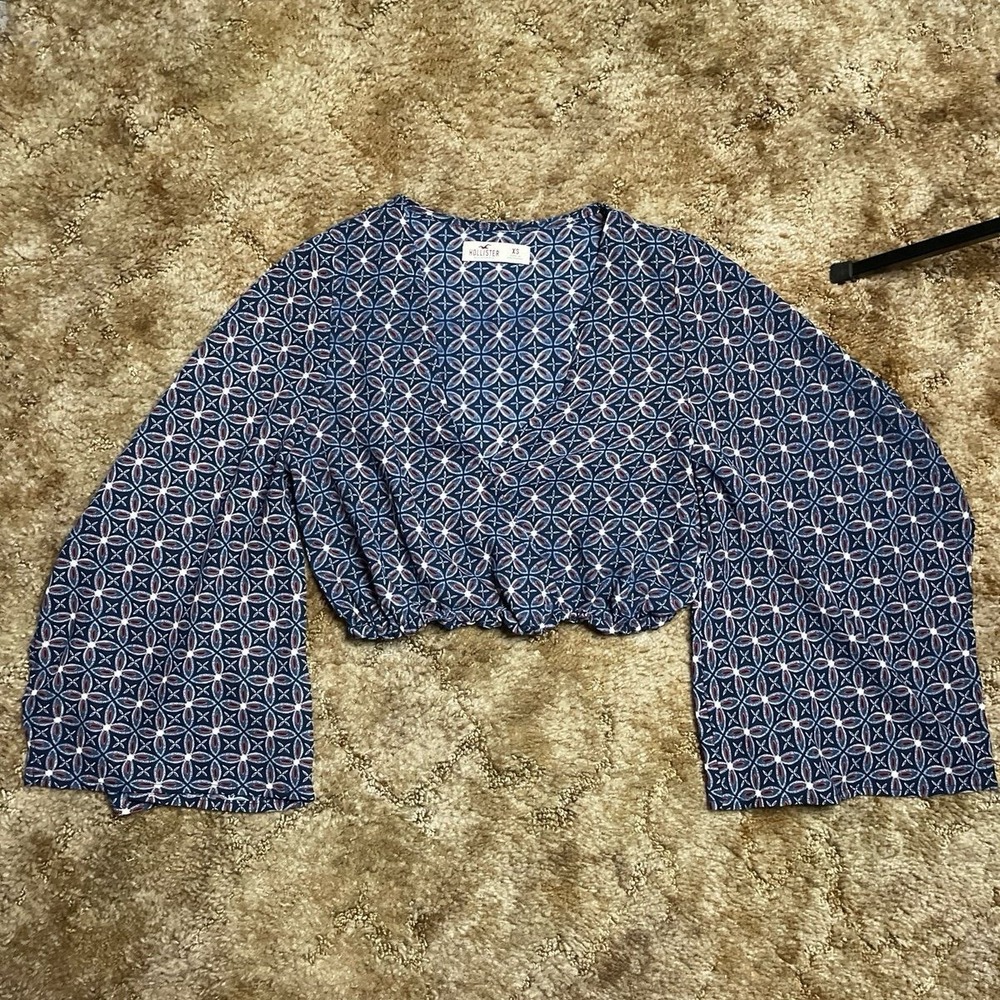 Hollister Geometric Print Cropped Long Sleeve Blouse Woman's Size XS